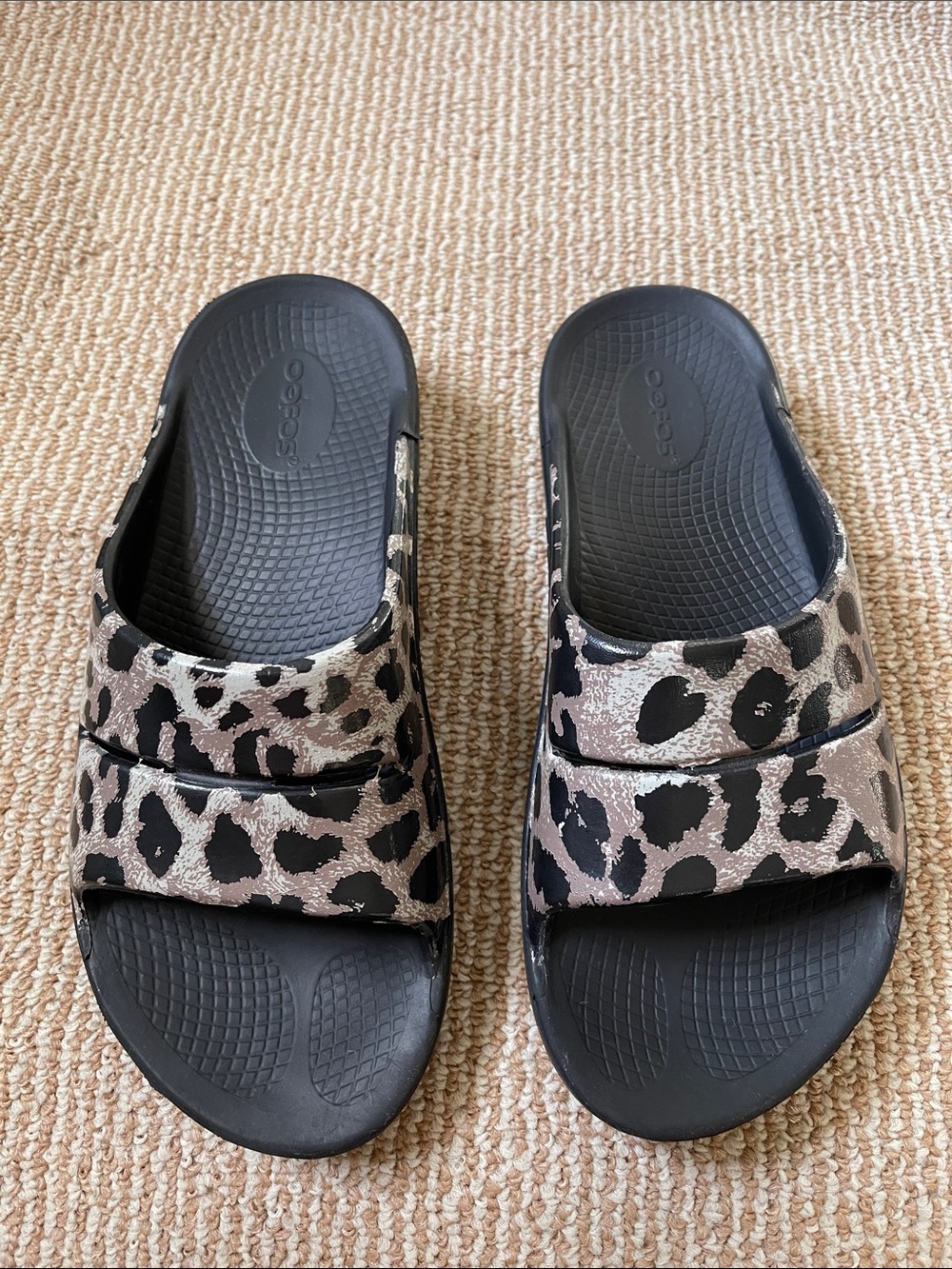 OOFOS Leopard Print Slide Sandals